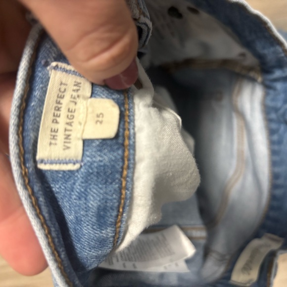 Madewell The Pefect Jean Size 25, waist is 13 with stretch to 15 inseam is 26 - Picture 4 of 6